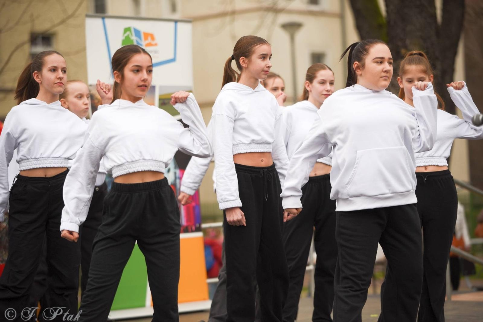 Zdjęcie w galerii na portalu naszraciborz.pl: Piknik na powitanie wiosny w parku Jordanowskim [FOTO i WIDEO] wiadomości z regionu