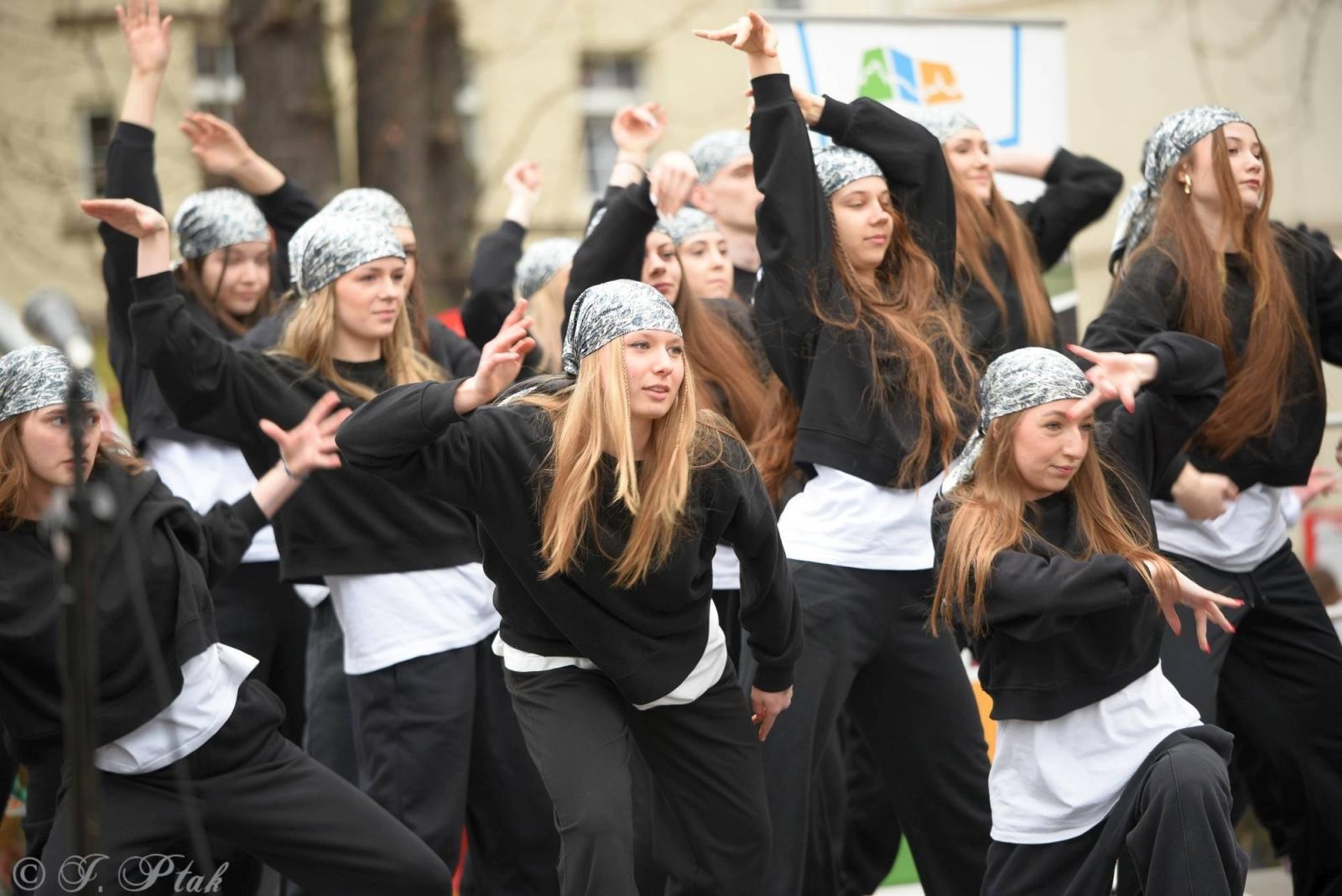 Zdjęcie w galerii na portalu naszraciborz.pl: Piknik na powitanie wiosny w parku Jordanowskim [FOTO i WIDEO] wiadomości z regionu