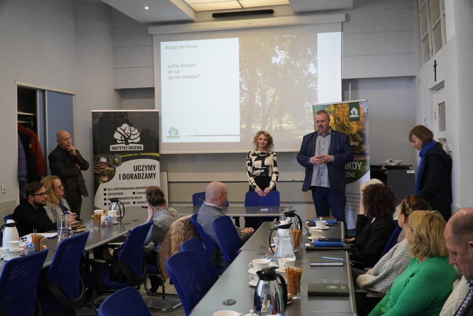 Zdjęcie w galerii na portalu naszraciborz.pl: Standardy ochrony zieleni - wprowadzenie. Szkolenie w ratuszu wiadomości z regionu
