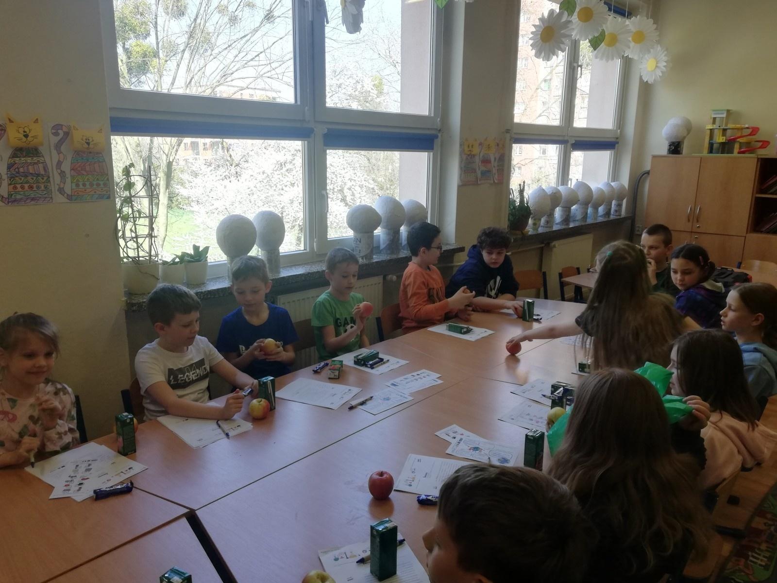 Zdjęcie w galerii na portalu naszraciborz.pl: Edukacja antysmogowa z ekodoradczyni w SP 15 wiadomości z regionu