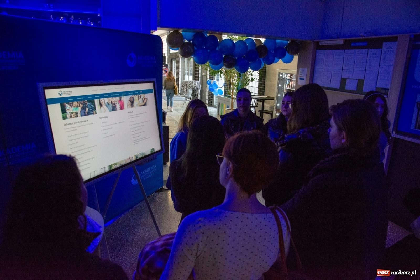 Zdjęcie w galerii na portalu naszraciborz.pl: Jakość i bliskość domu. Studiowanie w ANS na fali wiadomości z regionu