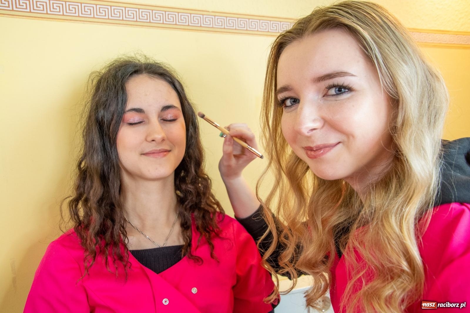 Zdjęcie w galerii na portalu naszraciborz.pl: Smakołyki, projekty, piękne paznokcie i fryzury - dzień otwarty w CKZiU nr 1 wiadomości z regionu