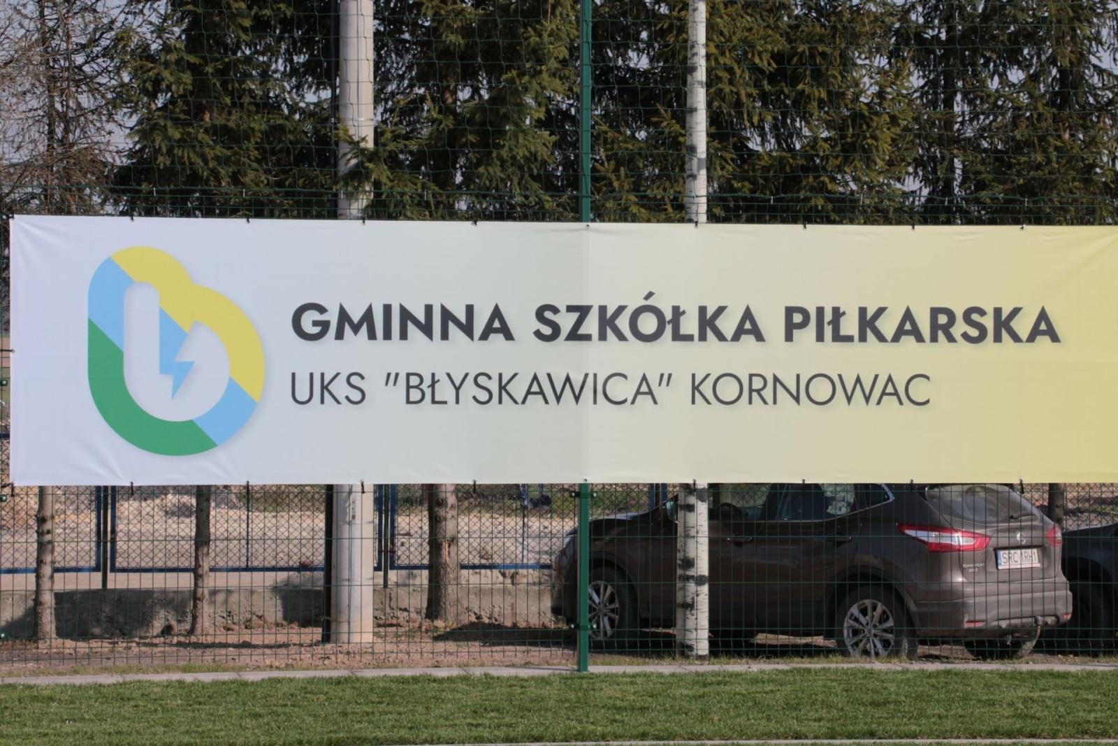 Zdjęcie w galerii na portalu naszraciborz.pl: W Kornowacu otwarto pierwsze w powiecie boisko ze sztuczną nawierzchnią wiadomości z regionu