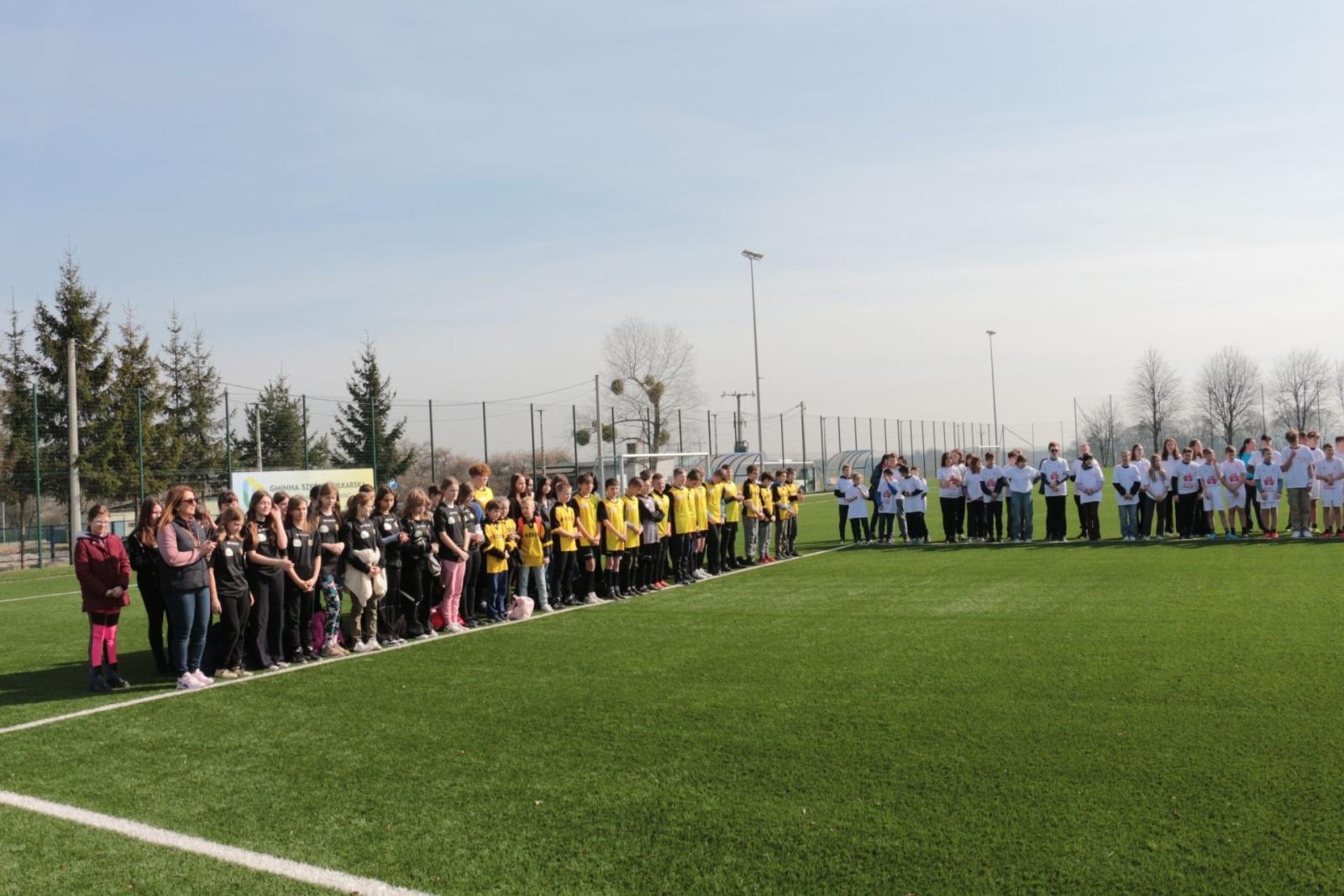 Zdjęcie w galerii na portalu naszraciborz.pl: W Kornowacu otwarto pierwsze w powiecie boisko ze sztuczną nawierzchnią wiadomości z regionu