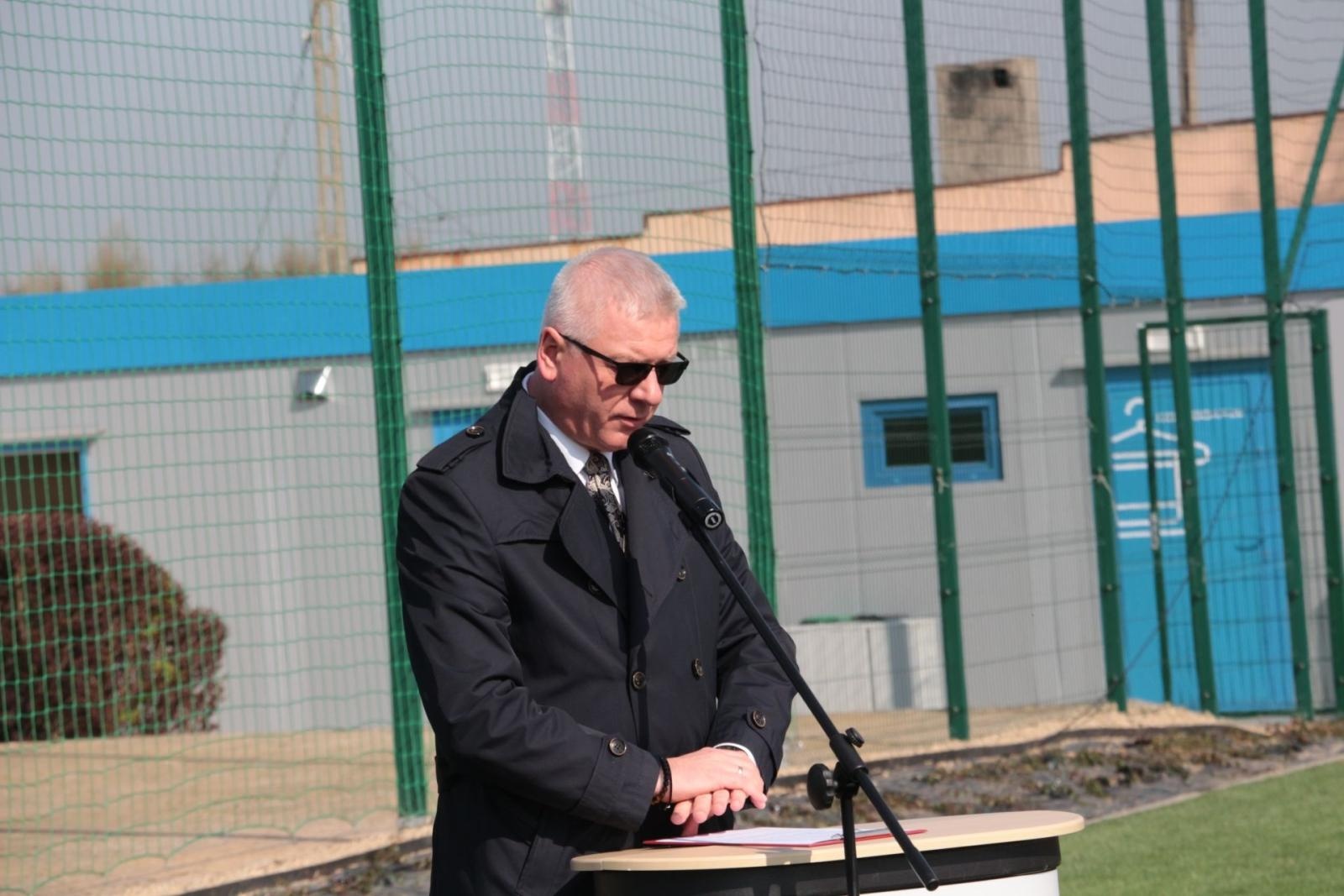 Zdjęcie w galerii na portalu naszraciborz.pl: W Kornowacu otwarto pierwsze w powiecie boisko ze sztuczną nawierzchnią wiadomości z regionu