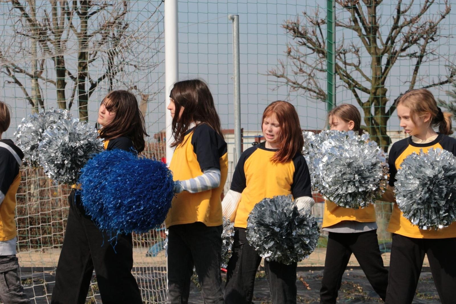 Zdjęcie w galerii na portalu naszraciborz.pl: W Kornowacu otwarto pierwsze w powiecie boisko ze sztuczną nawierzchnią wiadomości z regionu