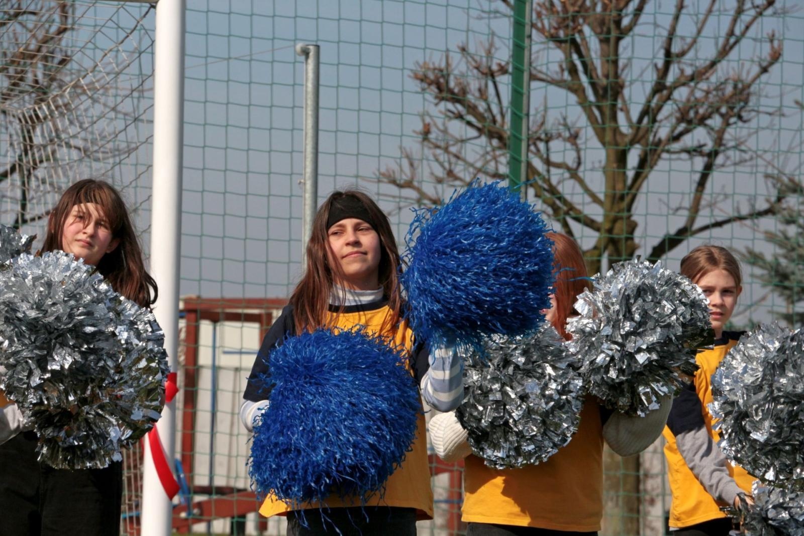 Zdjęcie w galerii na portalu naszraciborz.pl: W Kornowacu otwarto pierwsze w powiecie boisko ze sztuczną nawierzchnią wiadomości z regionu