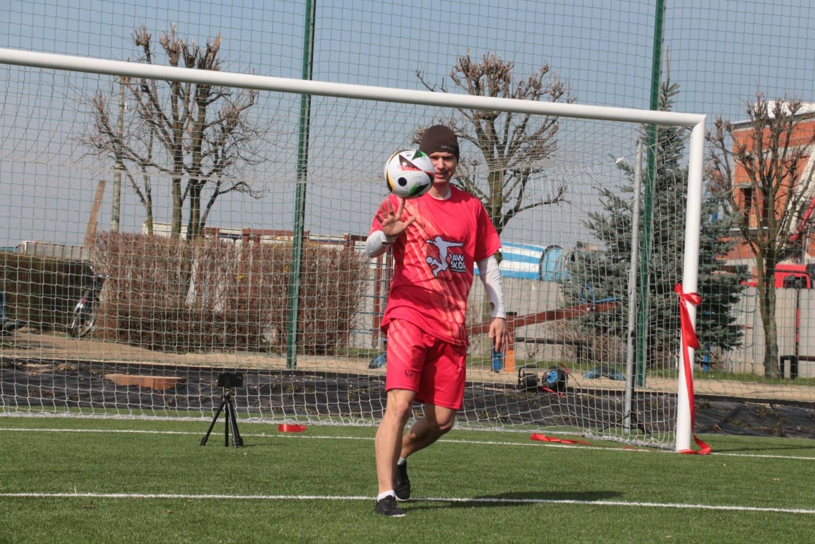 Zdjęcie w galerii na portalu naszraciborz.pl: W Kornowacu otwarto pierwsze w powiecie boisko ze sztuczną nawierzchnią wiadomości z regionu