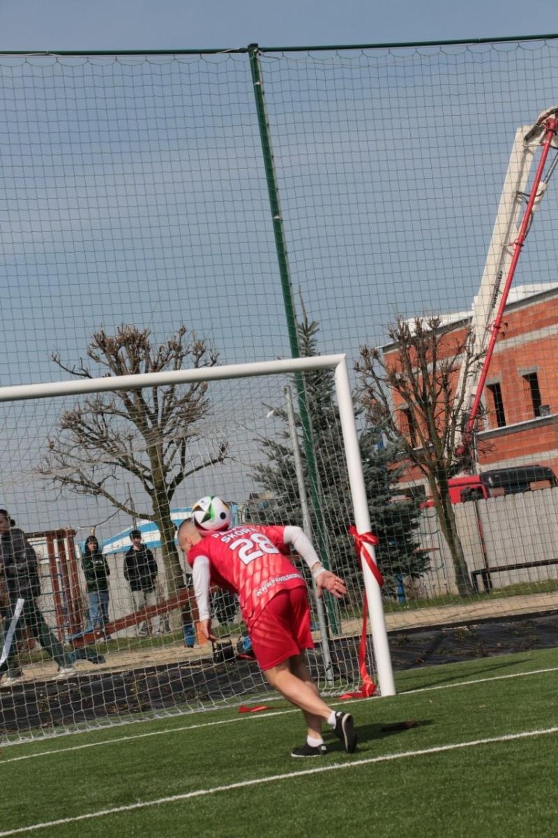 Zdjęcie w galerii na portalu naszraciborz.pl: W Kornowacu otwarto pierwsze w powiecie boisko ze sztuczną nawierzchnią wiadomości z regionu