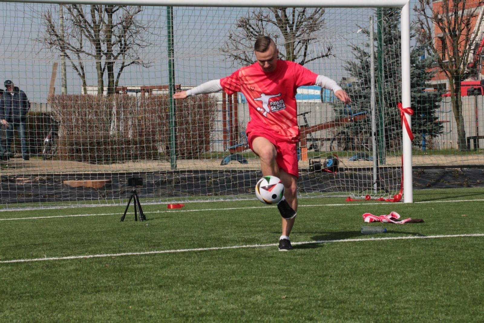 Zdjęcie w galerii na portalu naszraciborz.pl: W Kornowacu otwarto pierwsze w powiecie boisko ze sztuczną nawierzchnią wiadomości z regionu