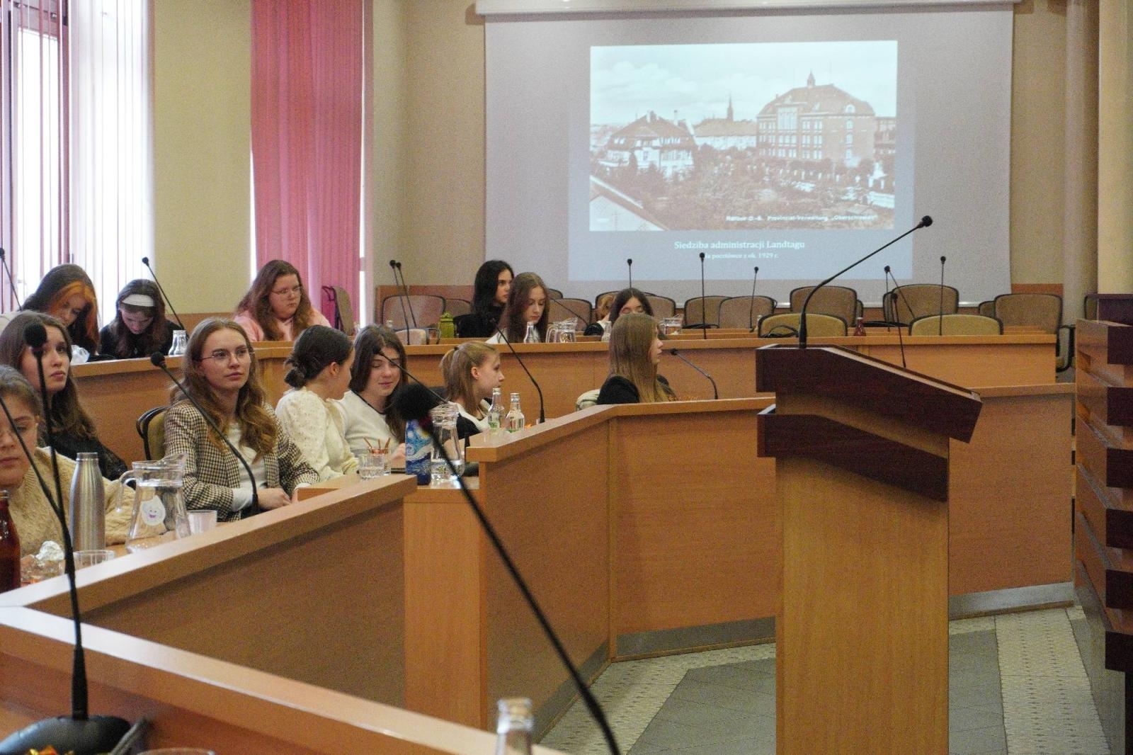 Zdjęcie w galerii na portalu naszraciborz.pl: I Raciborskie Forum Samorządów Uczniowskich wiadomości z regionu