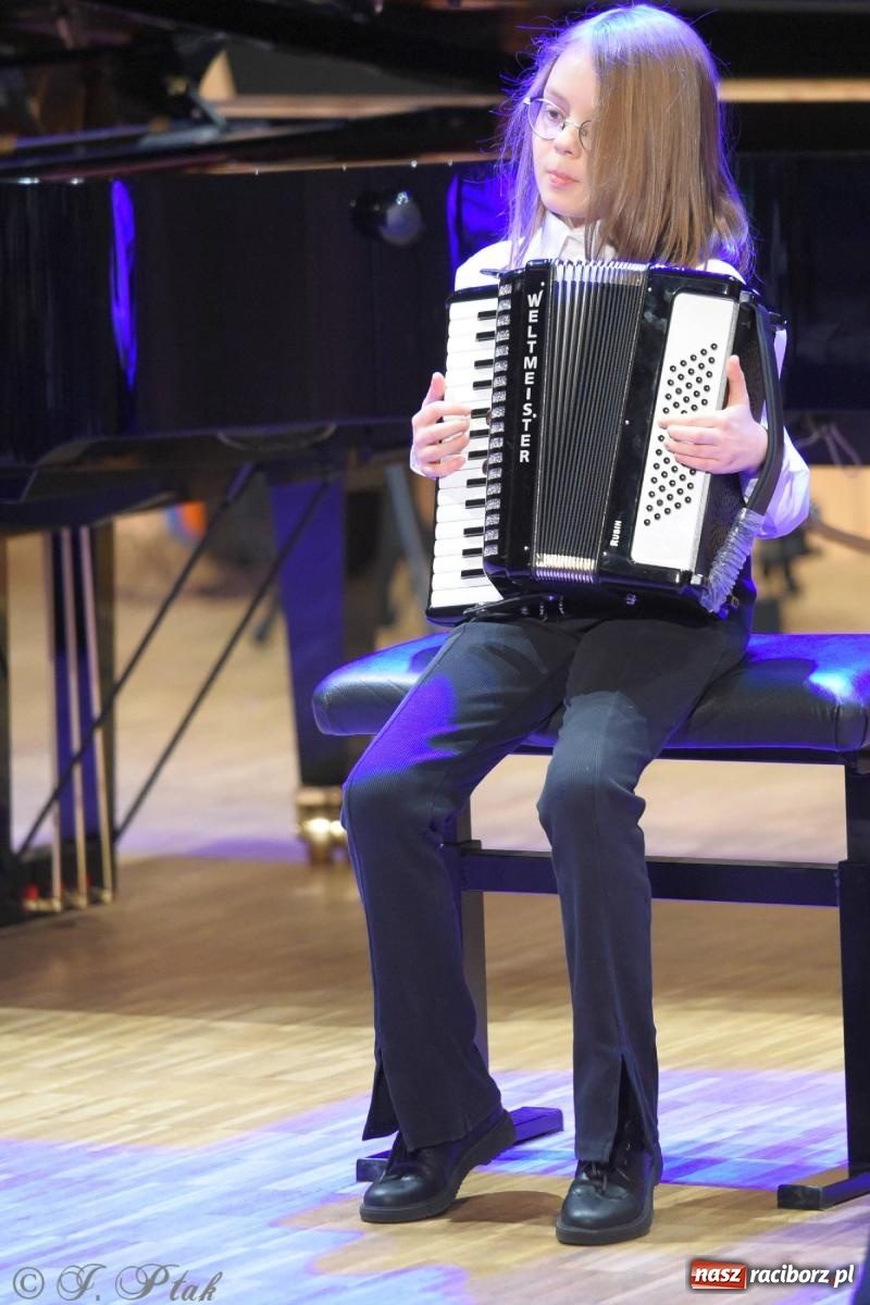 Zdjęcie w galerii na portalu naszraciborz.pl: Wiosenne brzmienie w szkole muzycznej [FOTO i WIDEO] wiadomości z regionu