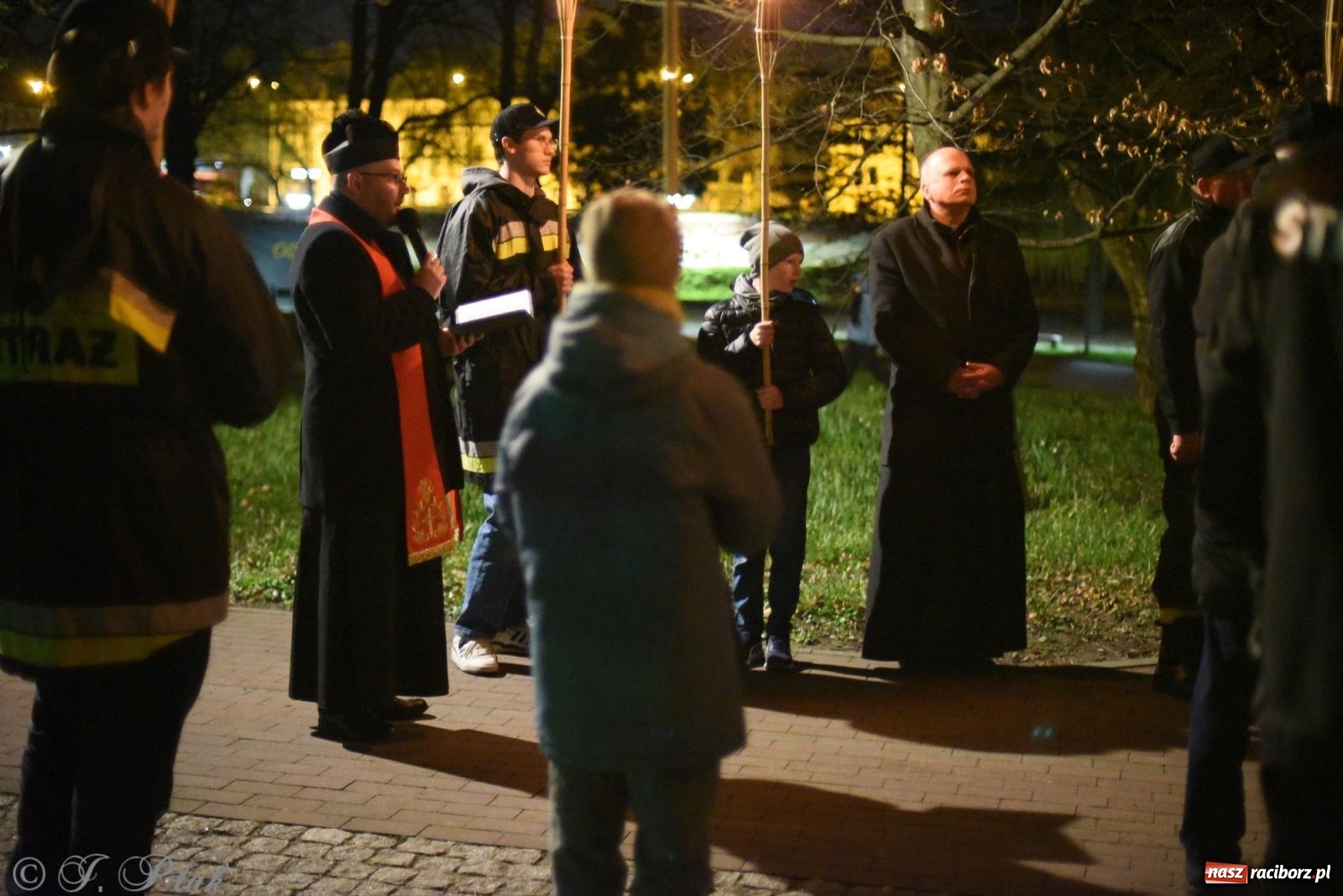 Zdjęcie w galerii na portalu naszraciborz.pl: Droga krzyżowa ulicami Raciborza [FOTO i WIDEO] wiadomości z regionu