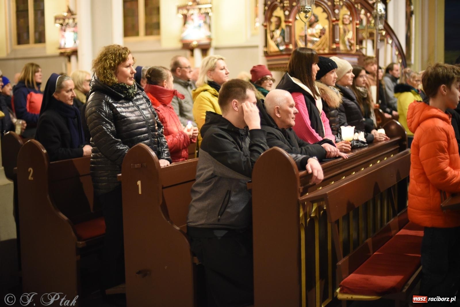 Zdjęcie w galerii na portalu naszraciborz.pl: Droga krzyżowa ulicami Raciborza [FOTO i WIDEO] wiadomości z regionu