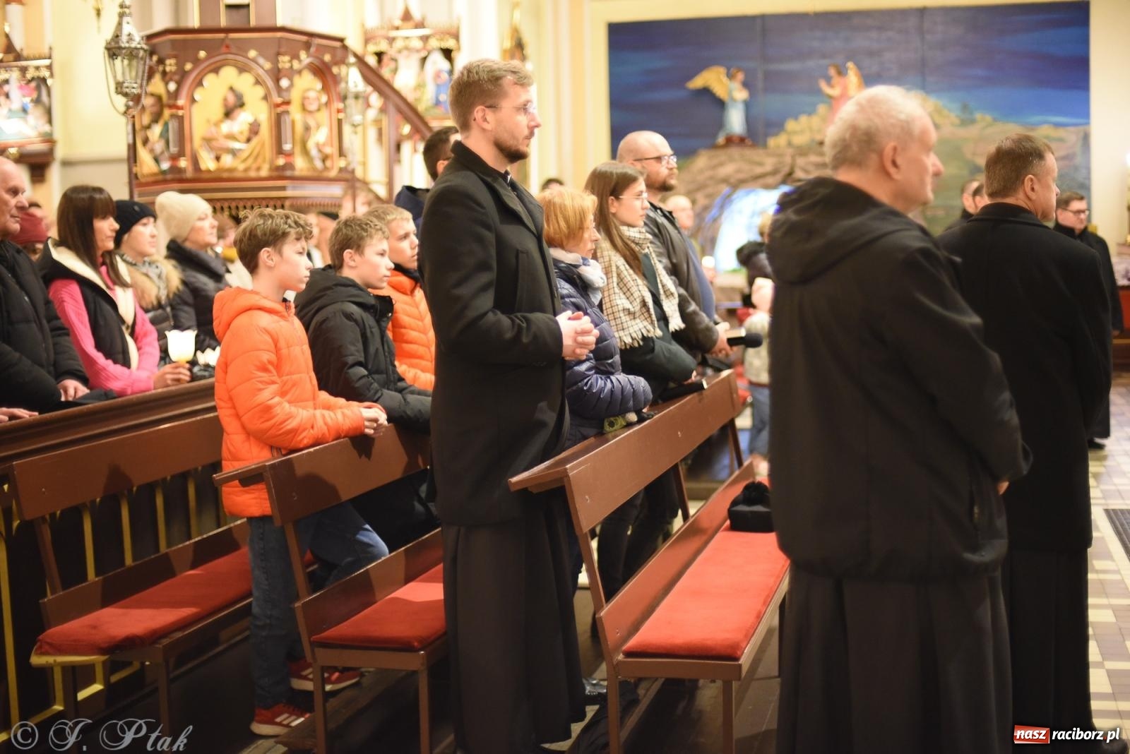 Zdjęcie w galerii na portalu naszraciborz.pl: Droga krzyżowa ulicami Raciborza [FOTO i WIDEO] wiadomości z regionu