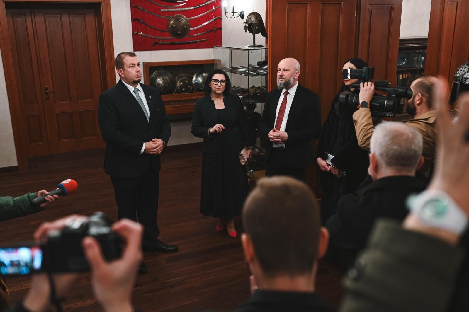 Zdjęcie w galerii na portalu naszraciborz.pl: Gaude Mater Polonia na otwarcie domu książęcego raciborskiego zamku wiadomości z regionu