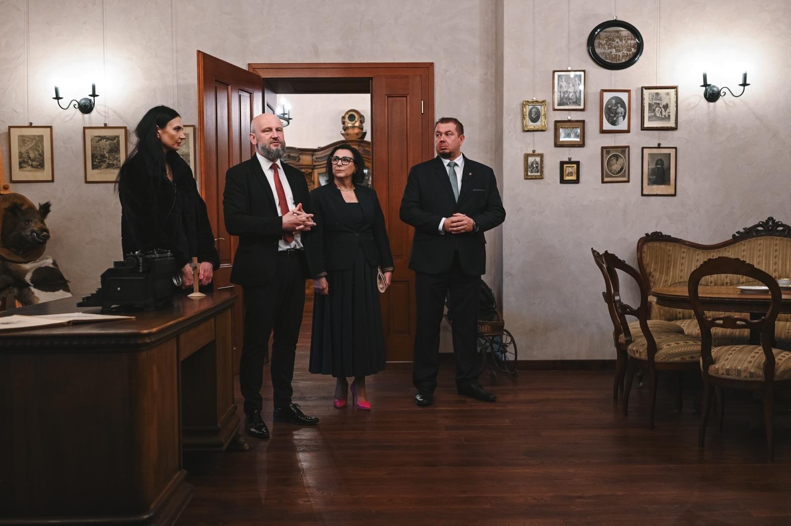 Zdjęcie w galerii na portalu naszraciborz.pl: Gaude Mater Polonia na otwarcie domu książęcego raciborskiego zamku wiadomości z regionu