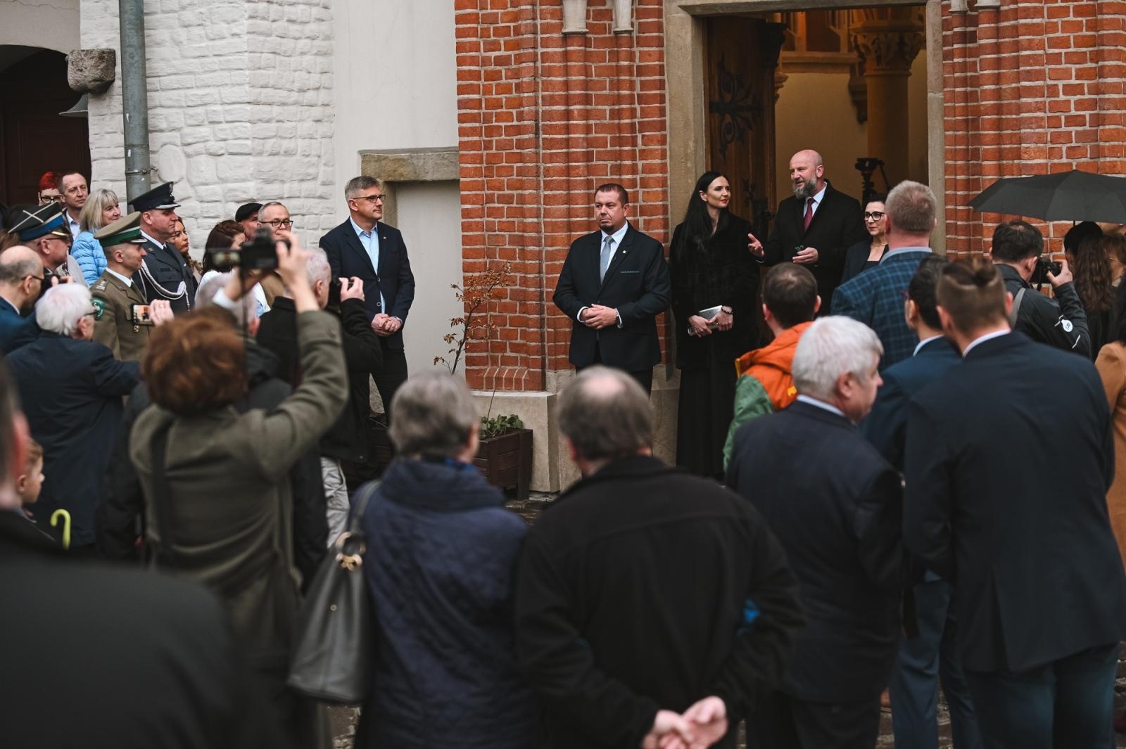 Zdjęcie w galerii na portalu naszraciborz.pl: Gaude Mater Polonia na otwarcie domu książęcego raciborskiego zamku wiadomości z regionu