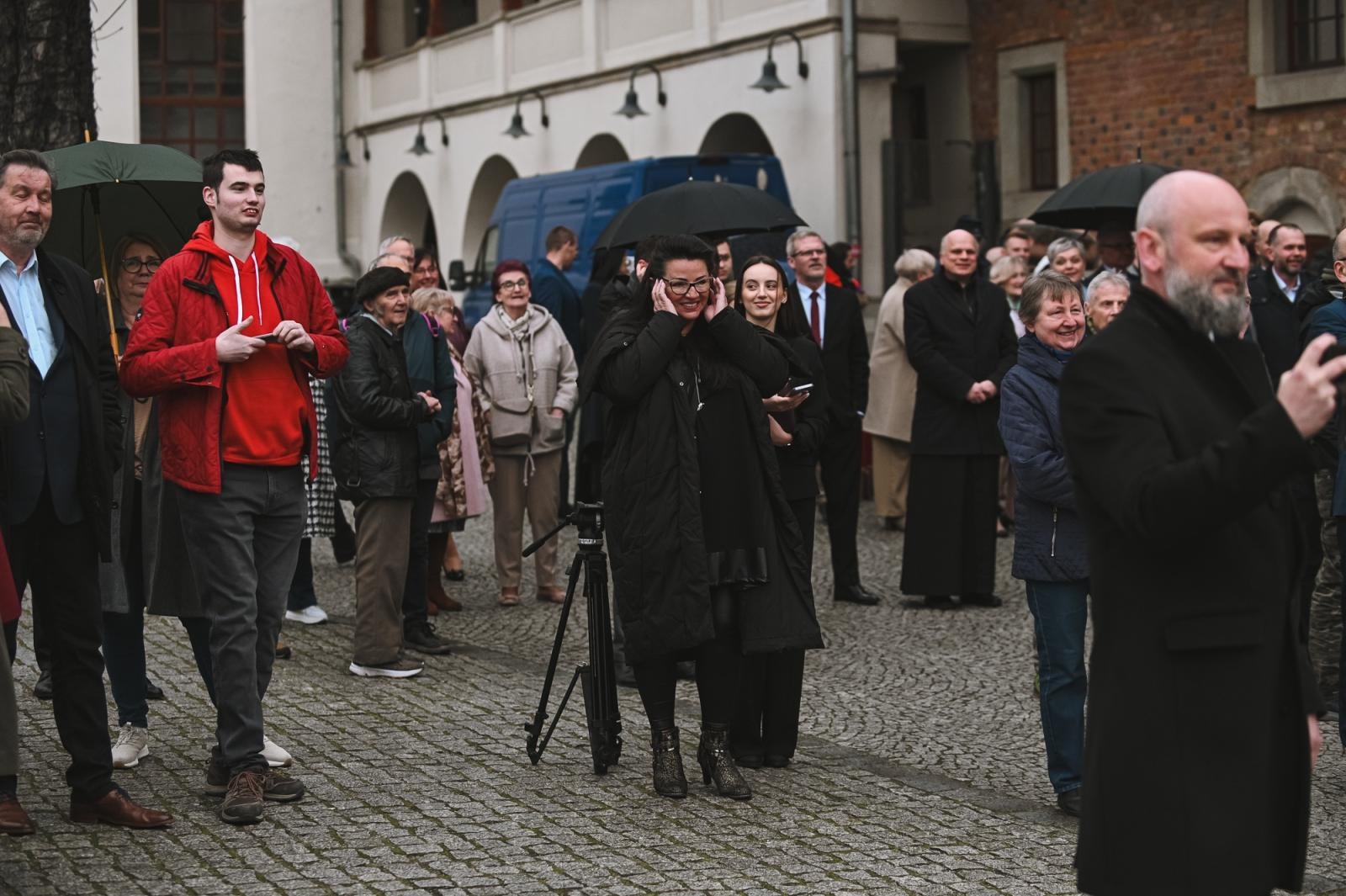 Zdjęcie w galerii na portalu naszraciborz.pl: Gaude Mater Polonia na otwarcie domu książęcego raciborskiego zamku wiadomości z regionu