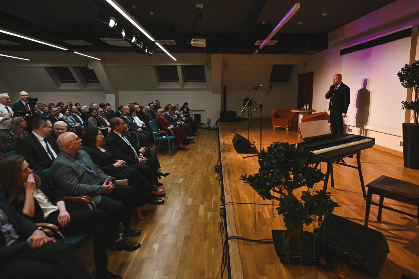 Zdjęcie w galerii na portalu naszraciborz.pl: Gaude Mater Polonia na otwarcie domu książęcego raciborskiego zamku wiadomości z regionu