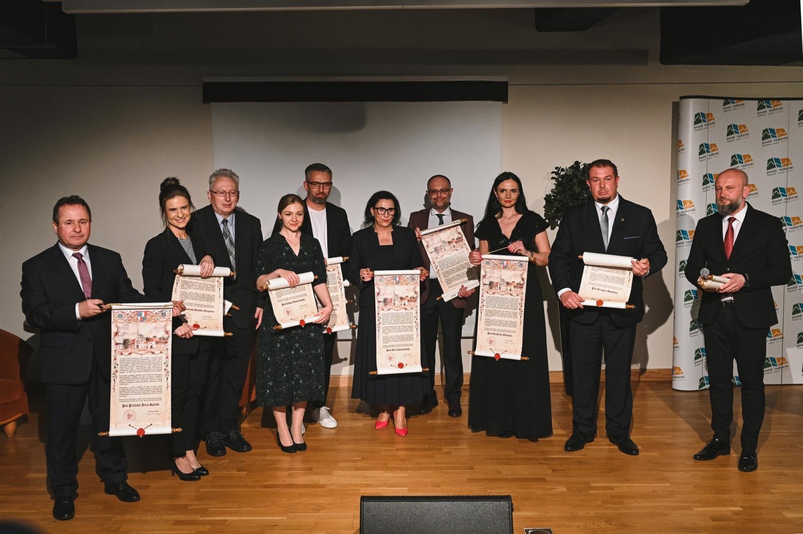 Zdjęcie w galerii na portalu naszraciborz.pl: Gaude Mater Polonia na otwarcie domu książęcego raciborskiego zamku wiadomości z regionu