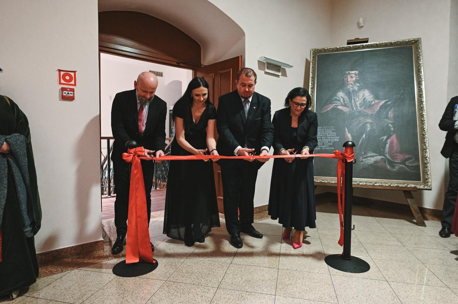 Zdjęcie w galerii na portalu naszraciborz.pl: Gaude Mater Polonia na otwarcie domu książęcego raciborskiego zamku wiadomości z regionu