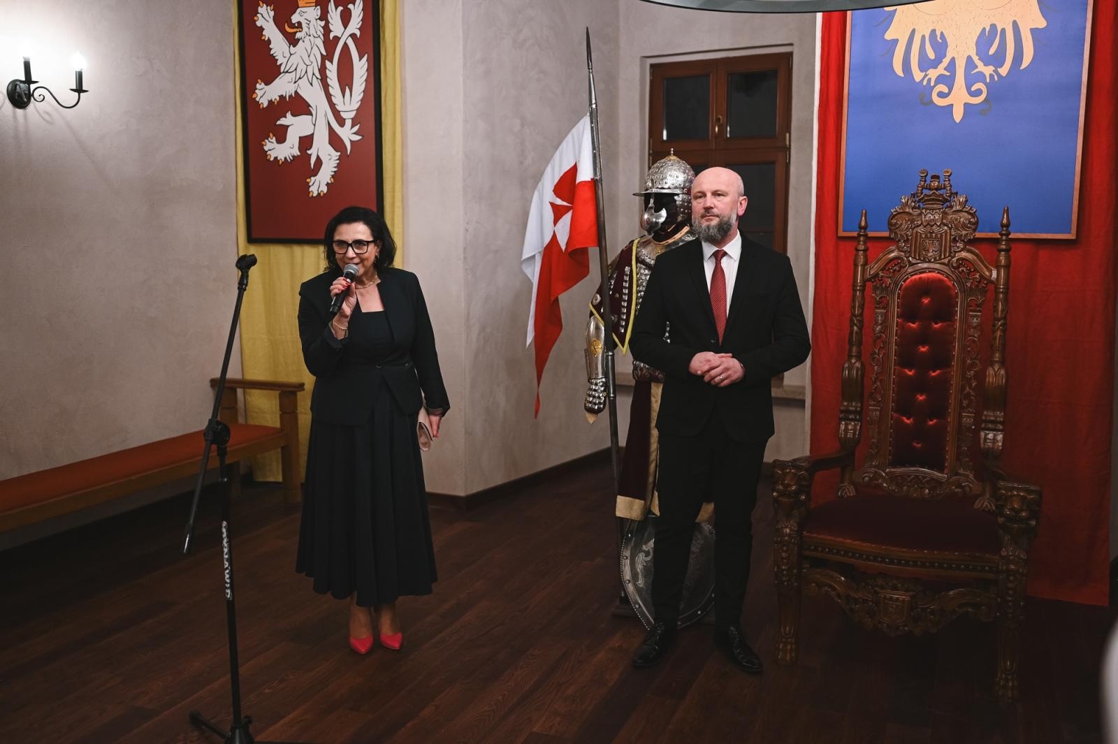 Zdjęcie w galerii na portalu naszraciborz.pl: Gaude Mater Polonia na otwarcie domu książęcego raciborskiego zamku wiadomości z regionu