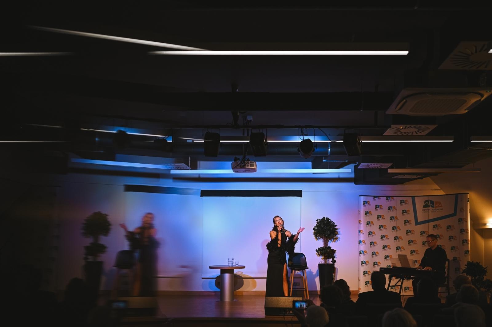 Zdjęcie w galerii na portalu naszraciborz.pl: Gaude Mater Polonia na otwarcie domu książęcego raciborskiego zamku wiadomości z regionu