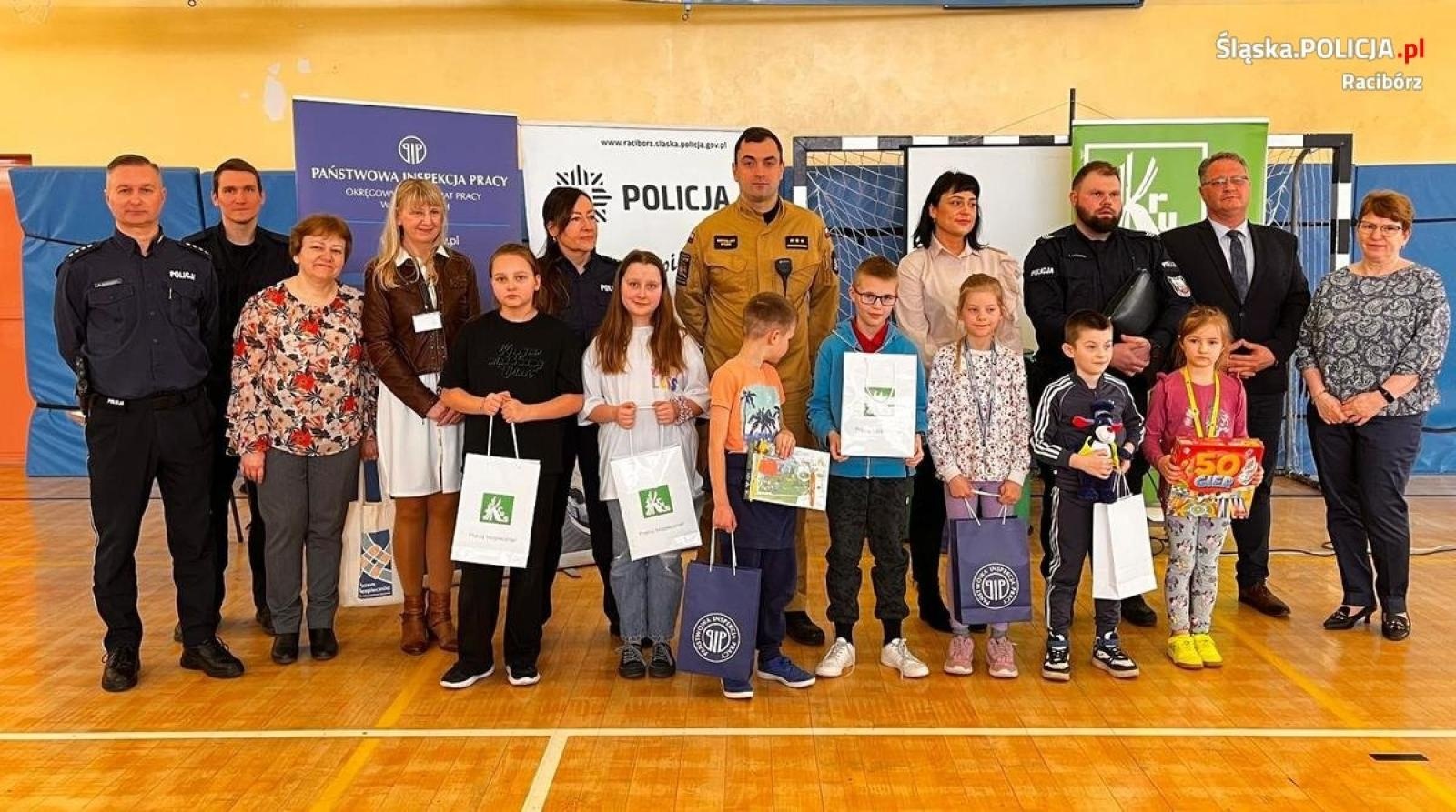 Zdjęcie w galerii na portalu naszraciborz.pl: Dzień bezpieczeństwa w Pietrowicach Wielkich wiadomości z regionu