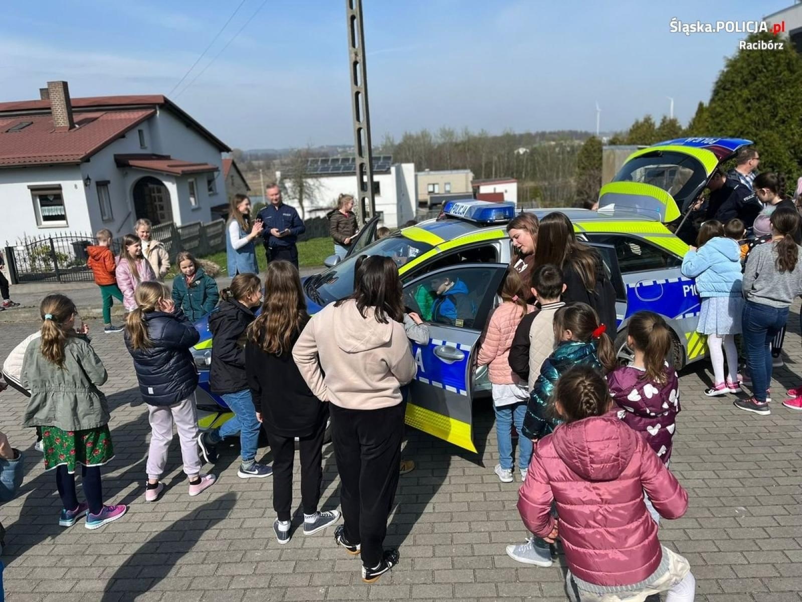 Zdjęcie w galerii na portalu naszraciborz.pl: Dzień bezpieczeństwa w Pietrowicach Wielkich wiadomości z regionu