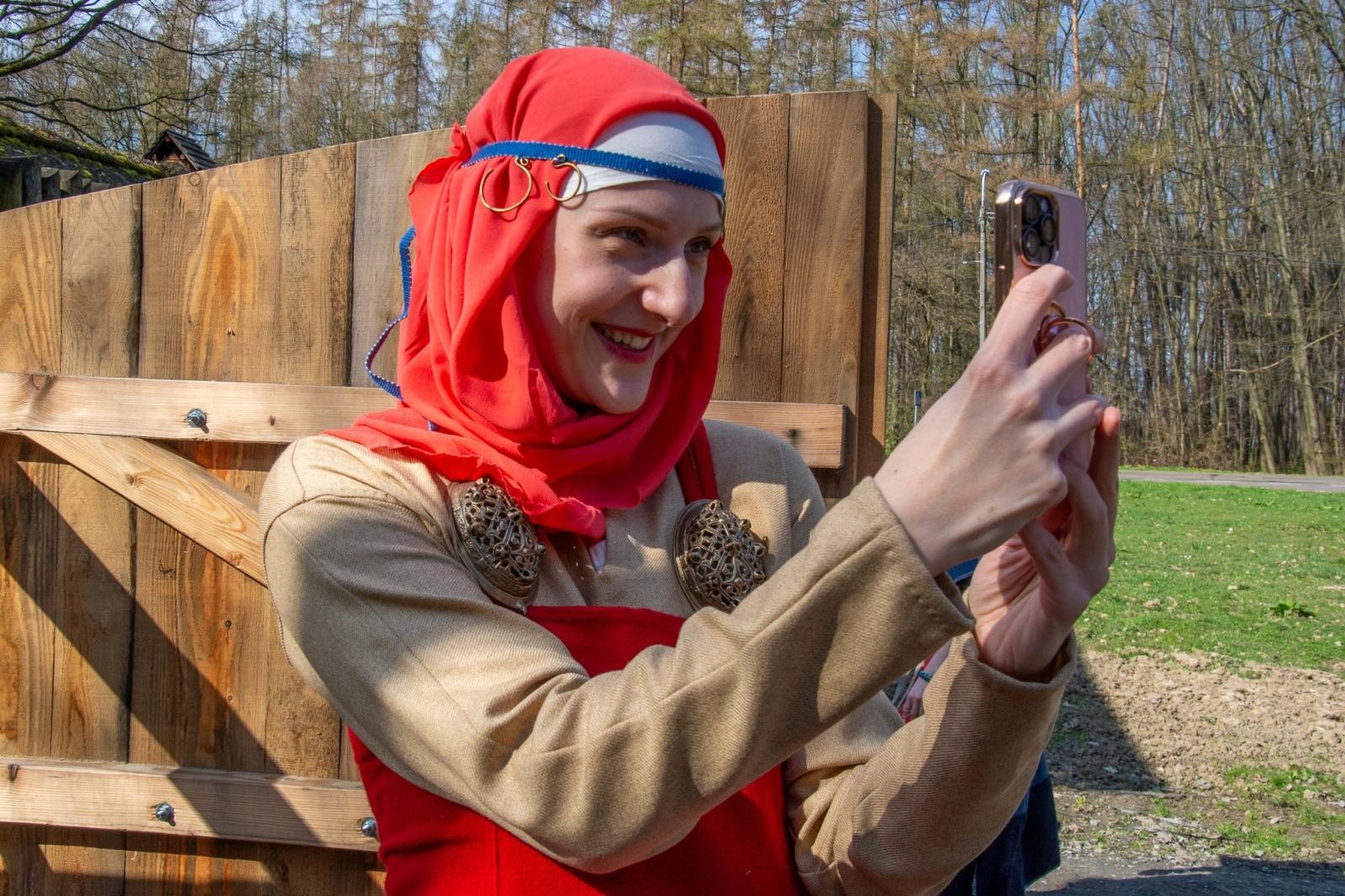 Zdjęcie w galerii na portalu naszraciborz.pl: Owady w skali makro i średniowieczny tor zabaw. Drengowie i Arboretum zadbało o nowe atrakcje lasu Obora wiadomości z regionu