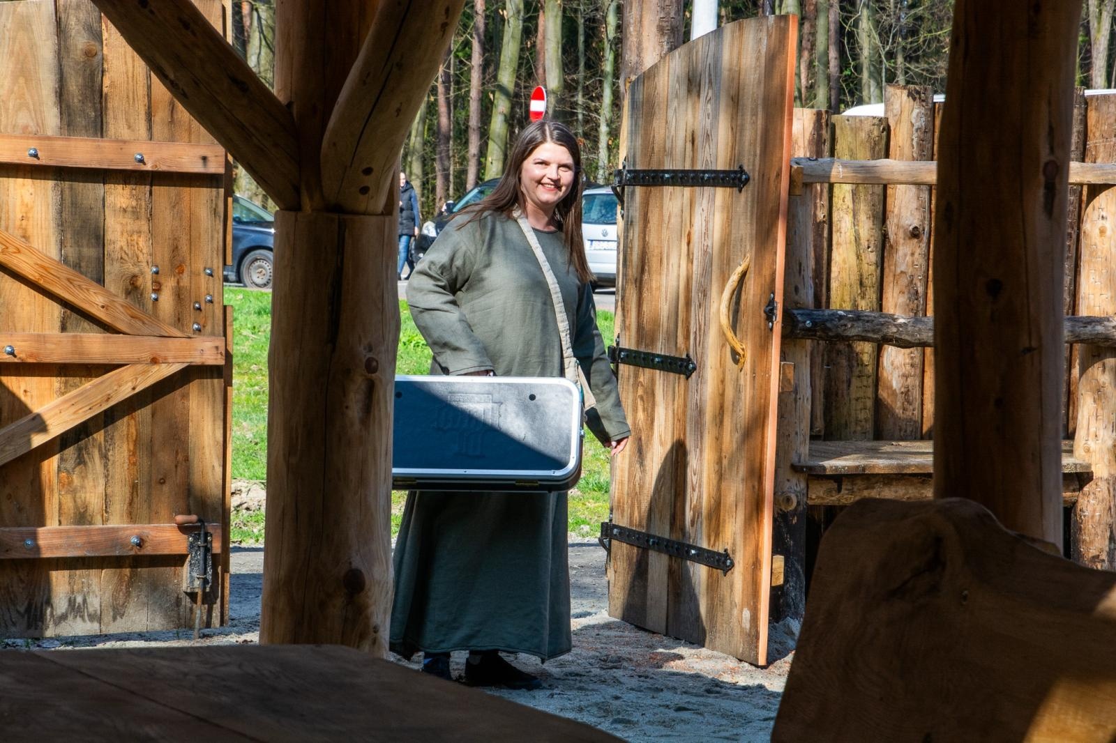 Zdjęcie w galerii na portalu naszraciborz.pl: Owady w skali makro i średniowieczny tor zabaw. Drengowie i Arboretum zadbało o nowe atrakcje lasu Obora wiadomości z regionu