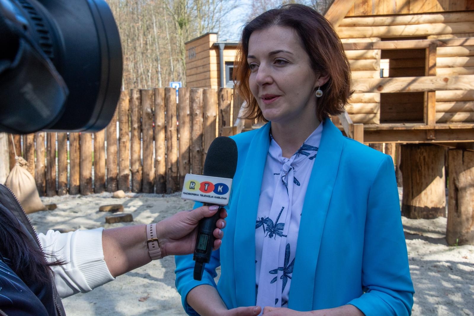 Zdjęcie w galerii na portalu naszraciborz.pl: Owady w skali makro i średniowieczny tor zabaw. Drengowie i Arboretum zadbało o nowe atrakcje lasu Obora wiadomości z regionu