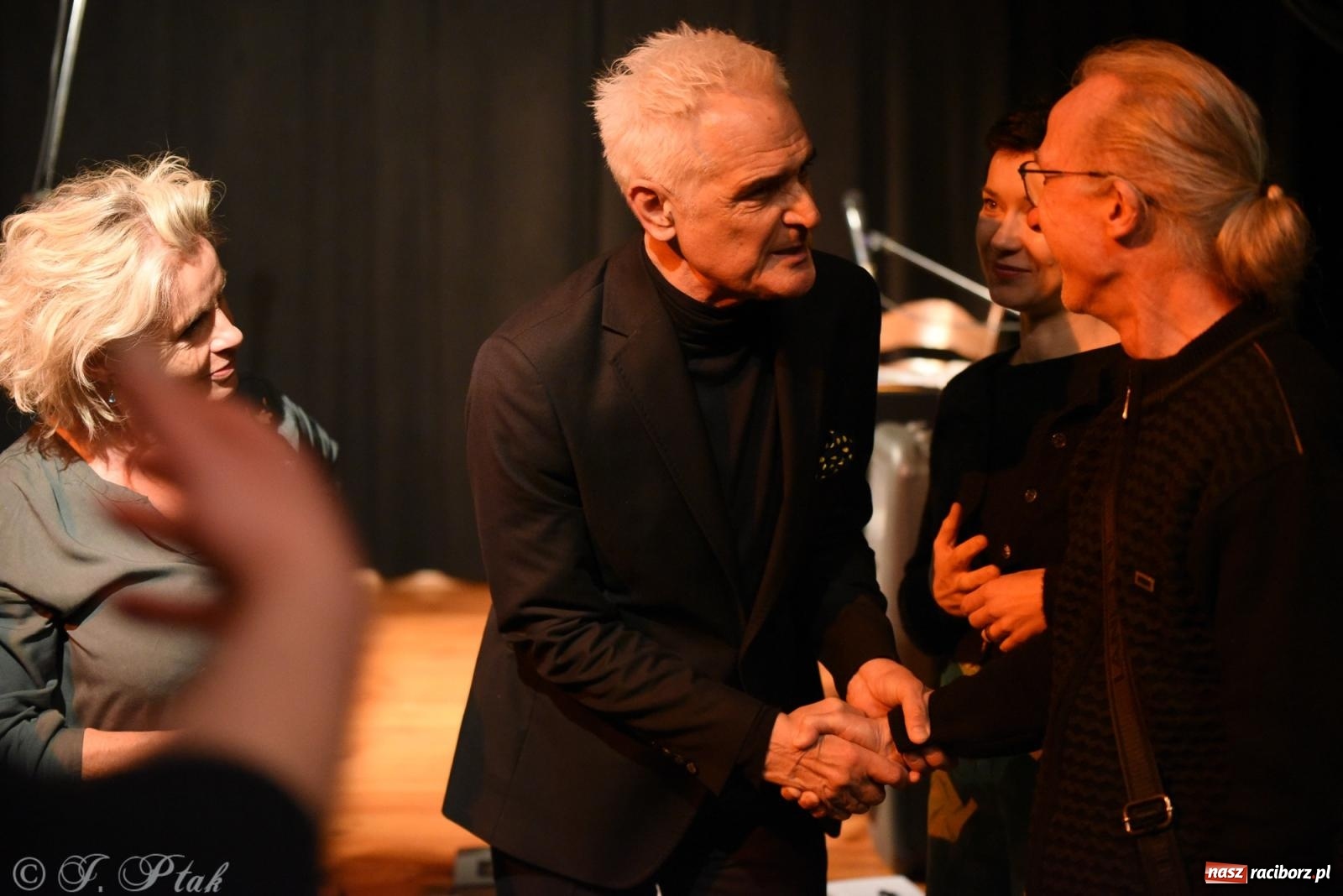 Zdjęcie w galerii na portalu naszraciborz.pl: Wokół Herberta, czyli potęga smaku, albo sztuczny miód w Strzesze wiadomości z regionu