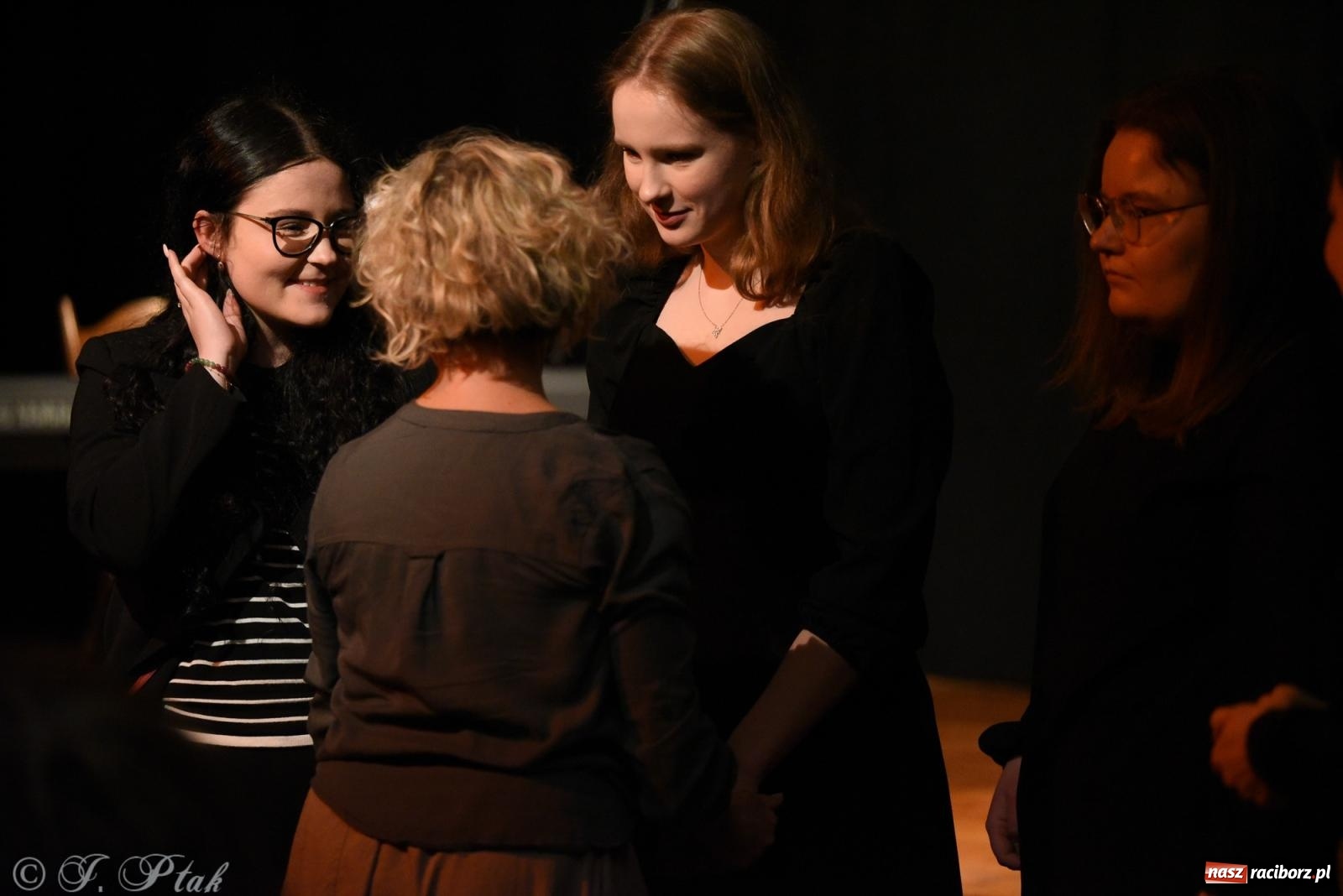 Zdjęcie w galerii na portalu naszraciborz.pl: Wokół Herberta, czyli potęga smaku, albo sztuczny miód w Strzesze wiadomości z regionu