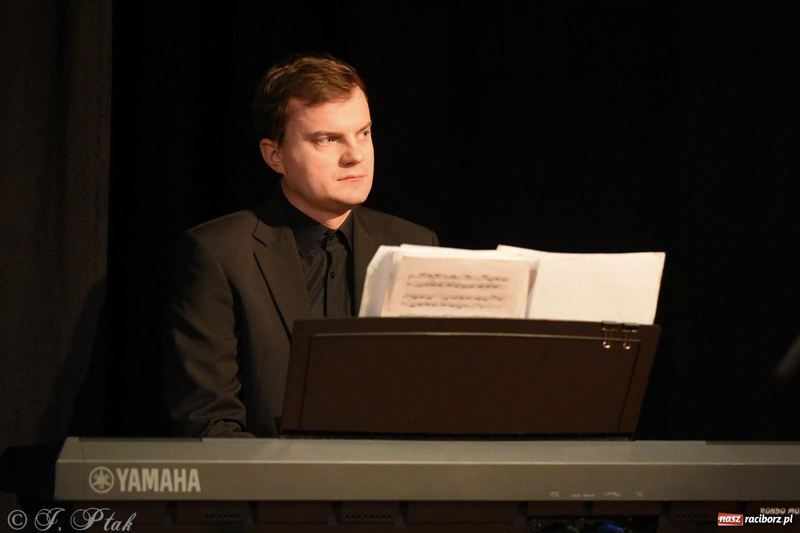 Zdjęcie w galerii na portalu naszraciborz.pl: Wokół Herberta, czyli potęga smaku, albo sztuczny miód w Strzesze wiadomości z regionu