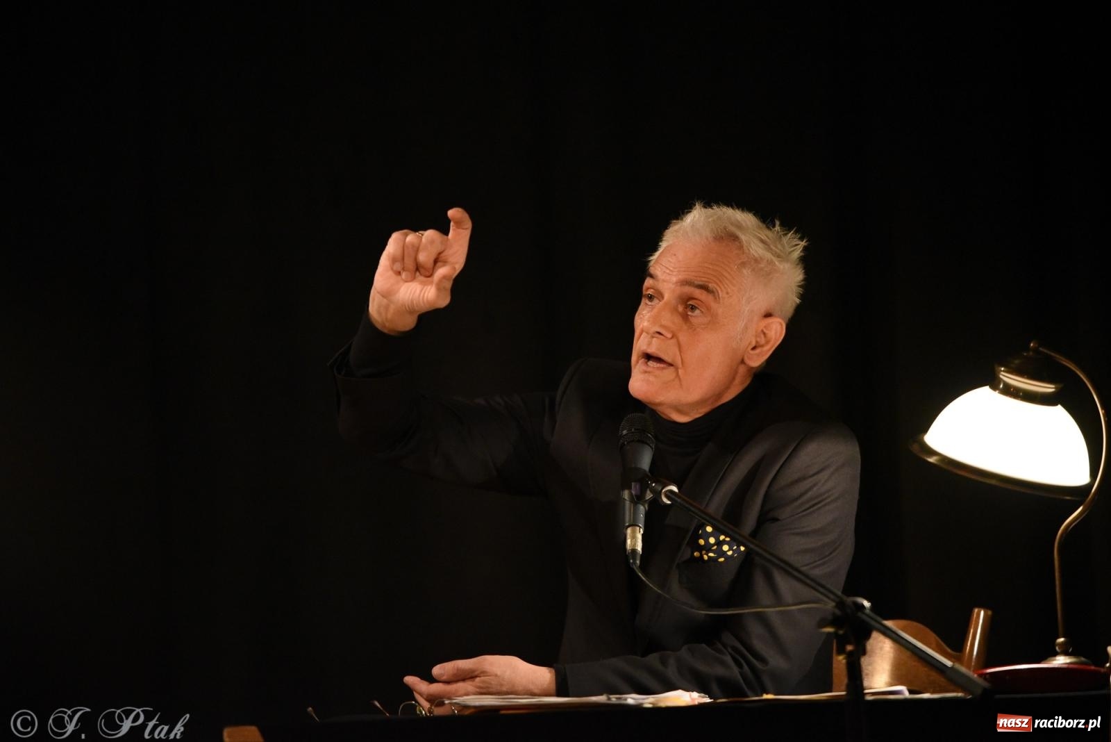 Zdjęcie w galerii na portalu naszraciborz.pl: Wokół Herberta, czyli potęga smaku, albo sztuczny miód w Strzesze wiadomości z regionu