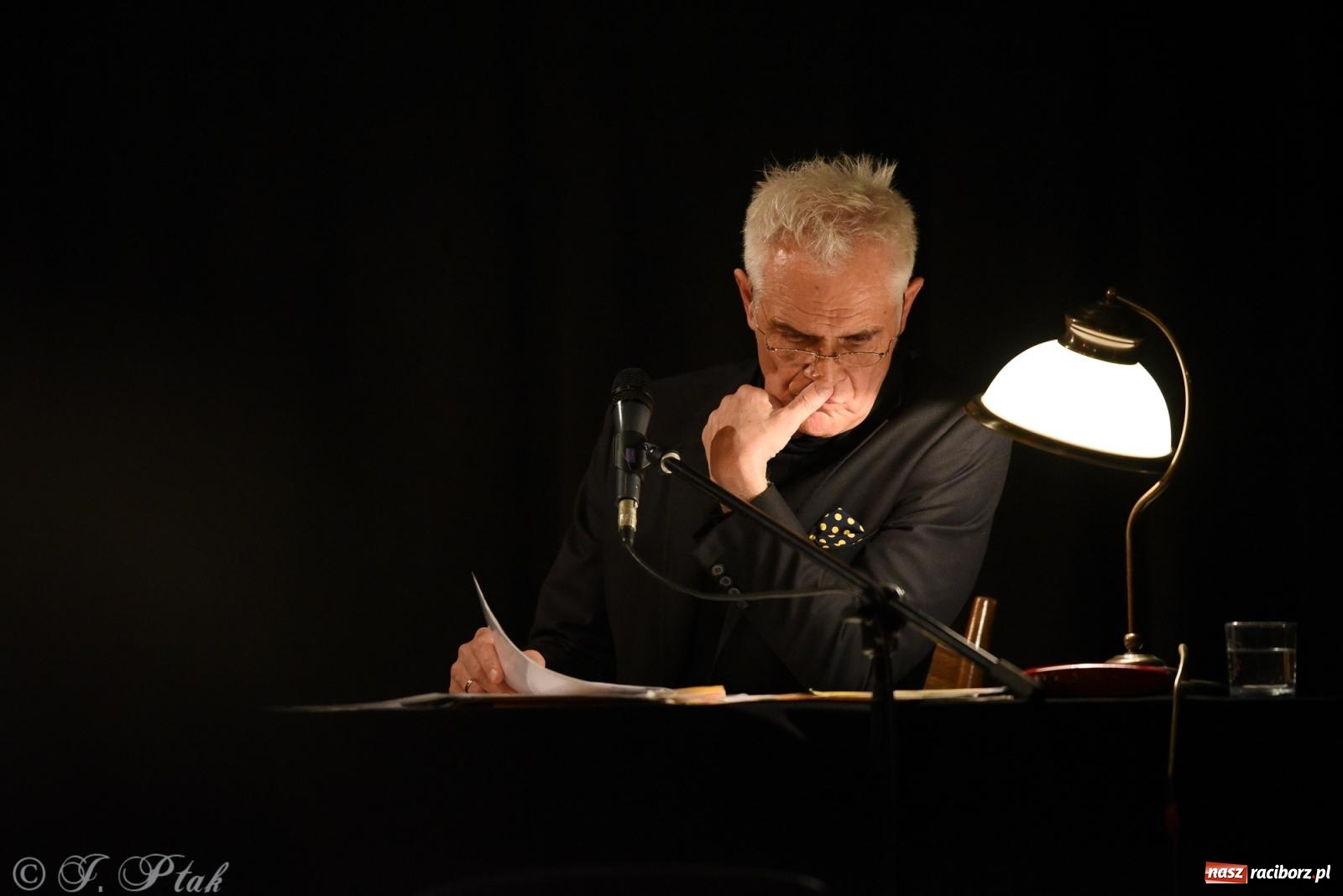 Zdjęcie w galerii na portalu naszraciborz.pl: Wokół Herberta, czyli potęga smaku, albo sztuczny miód w Strzesze wiadomości z regionu