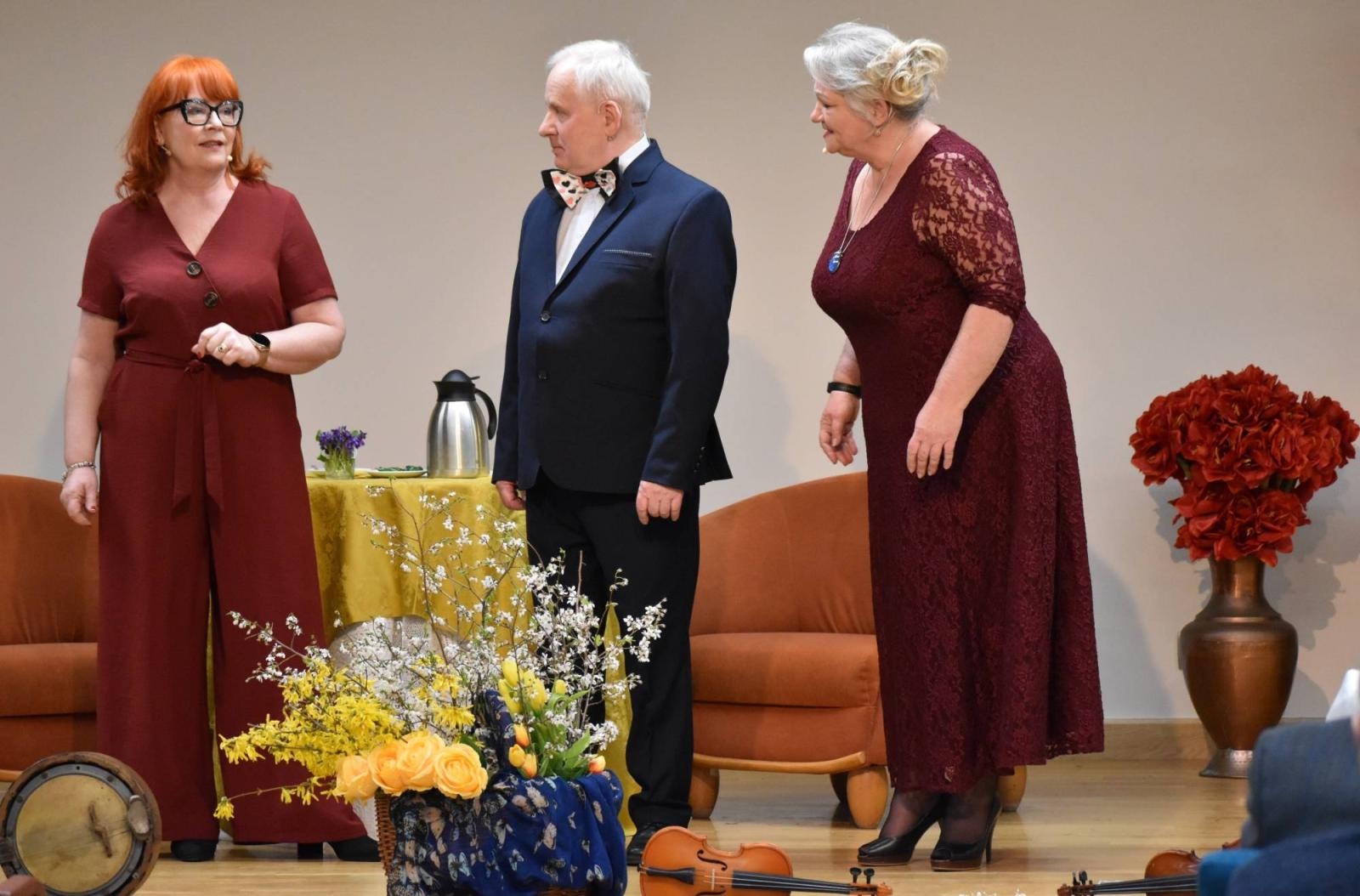 Zdjęcie w galerii na portalu naszraciborz.pl: Dobra rozrywka powróciła na zamkową scenę wiadomości z regionu