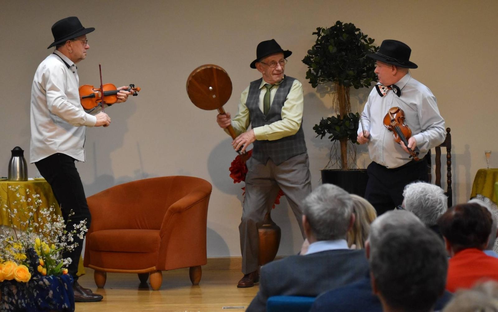 Zdjęcie w galerii na portalu naszraciborz.pl: Dobra rozrywka powróciła na zamkową scenę wiadomości z regionu