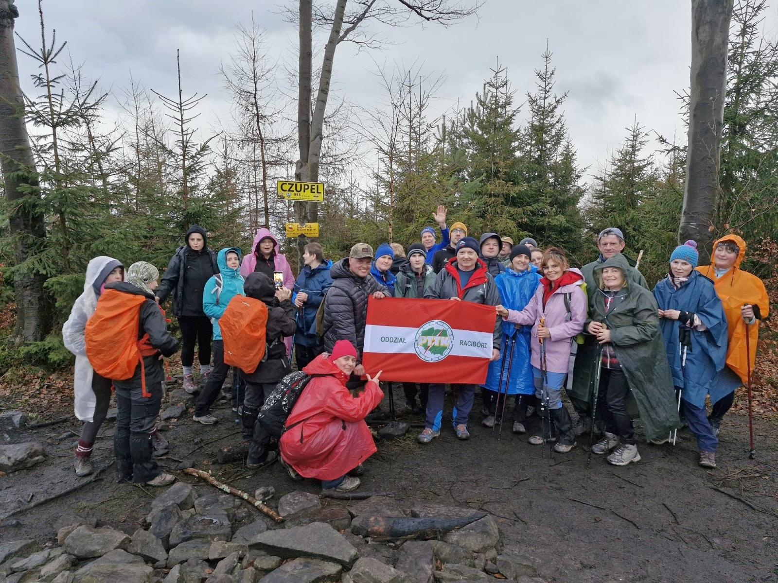 Zdjęcie w galerii na portalu naszraciborz.pl: Raciborzanie wrócili z wyprawy na Skrzyczne i Czupel wiadomości z regionu