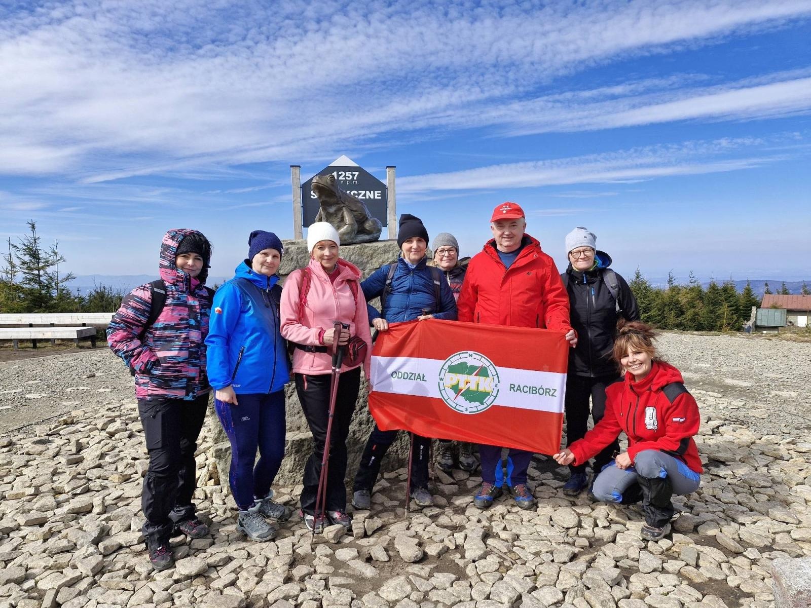 Zdjęcie w galerii na portalu naszraciborz.pl: Raciborzanie wrócili z wyprawy na Skrzyczne i Czupel wiadomości z regionu