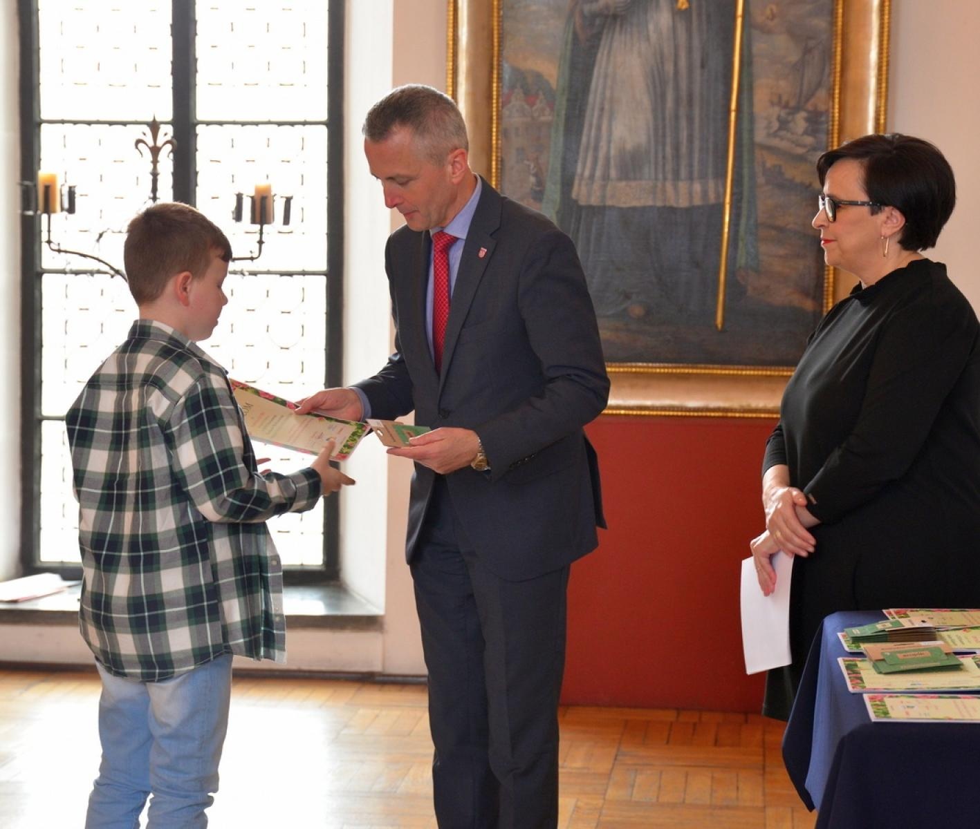 Zdjęcie w galerii na portalu naszraciborz.pl: Blisko czterysta prac w Powiatowym Konkursie Wielkanocnym wiadomości z regionu