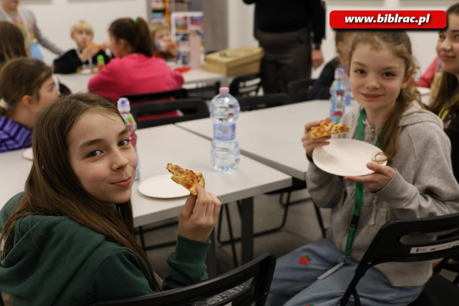 Zdjęcie w galerii na portalu naszraciborz.pl: Biblioteka nie zasypia, czyli XXI Noc z Andersenem za nami! wiadomości z regionu