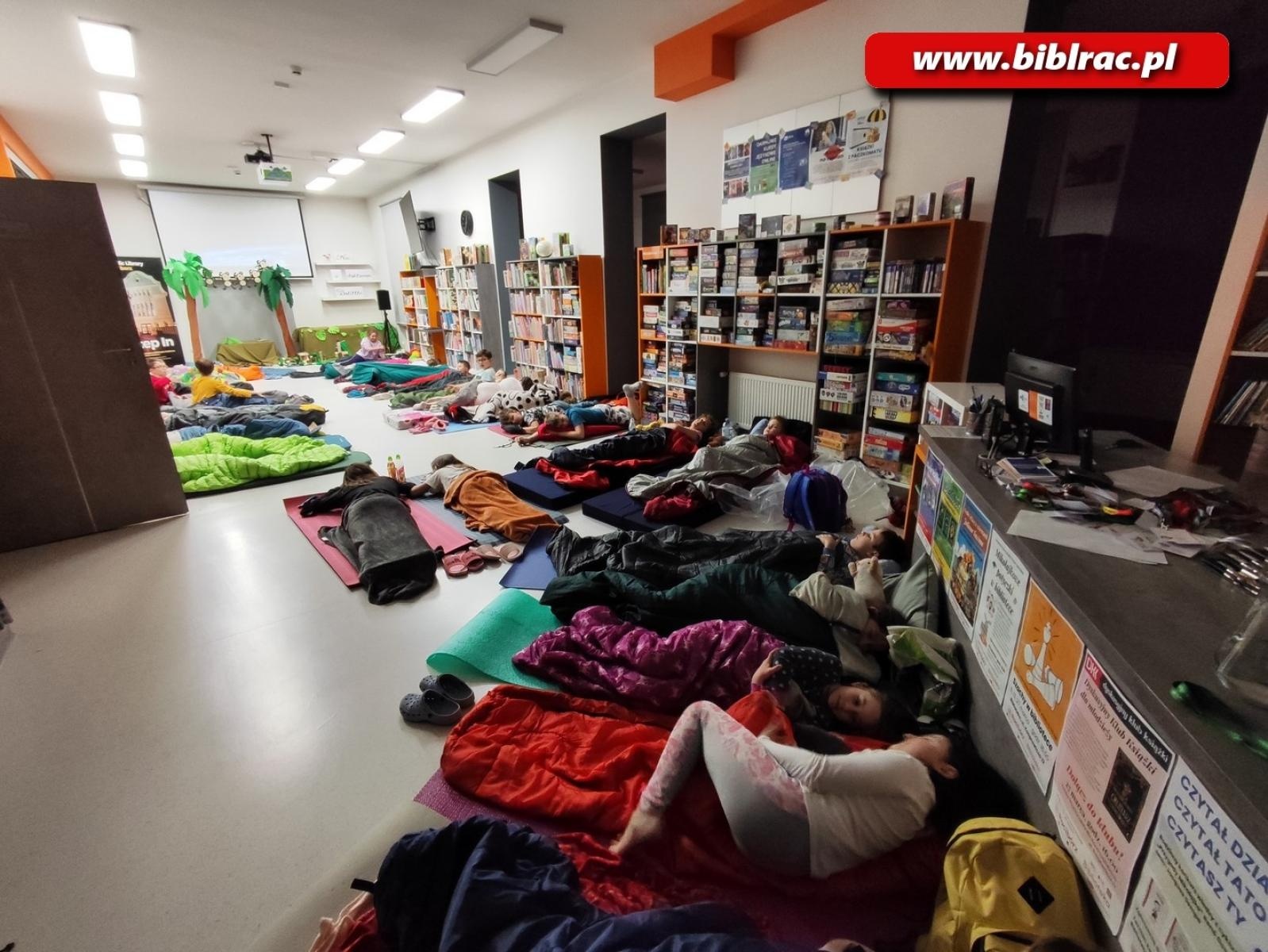 Zdjęcie w galerii na portalu naszraciborz.pl: Biblioteka nie zasypia, czyli XXI Noc z Andersenem za nami! wiadomości z regionu