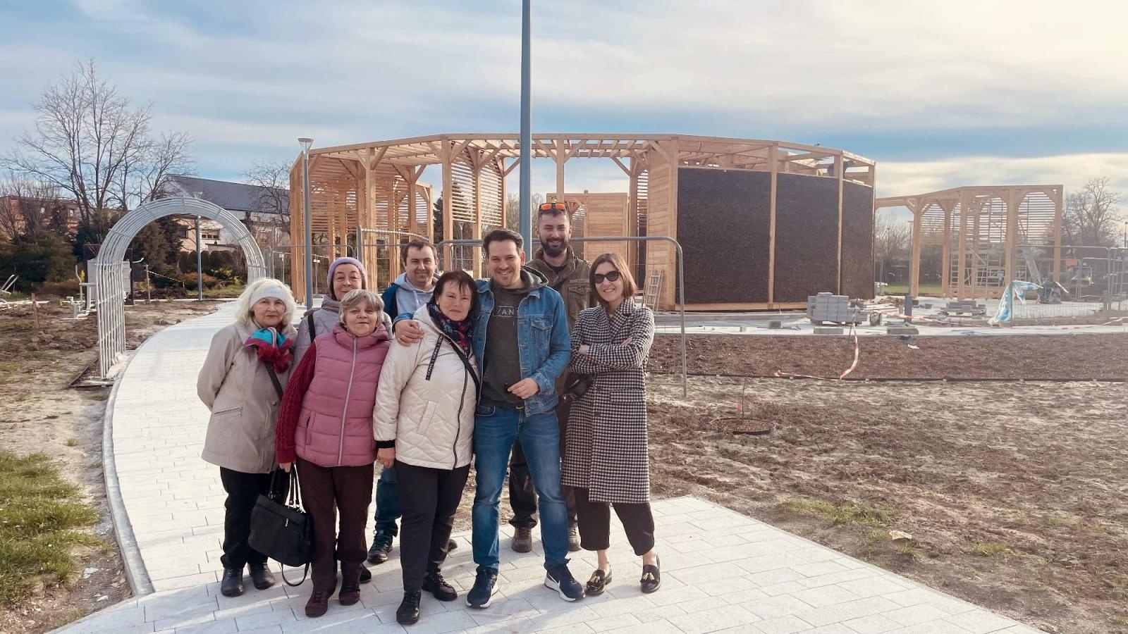Zdjęcie w galerii na portalu naszraciborz.pl: Zielone Płuca na Ostrogu kontra deweloperka. Tężnia finiszuje a radny mówi o kulisach inwestycji [FOTO LOTNICZE] wiadomości z regionu