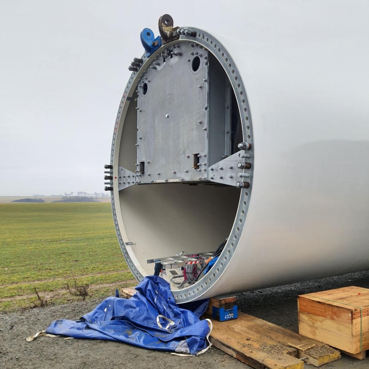 Zdjęcie w galerii na portalu naszraciborz.pl: Transport farmy wiatrowej Racibórz zakończony. Do czerwca potrwa montaż wiatraków wiadomości z regionu