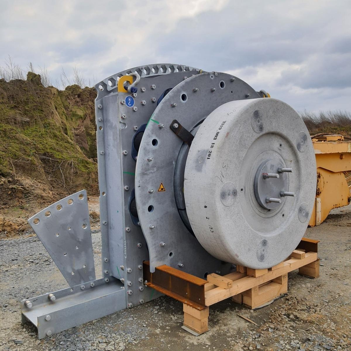 Zdjęcie w galerii na portalu naszraciborz.pl: Transport farmy wiatrowej Racibórz zakończony. Do czerwca potrwa montaż wiatraków wiadomości z regionu