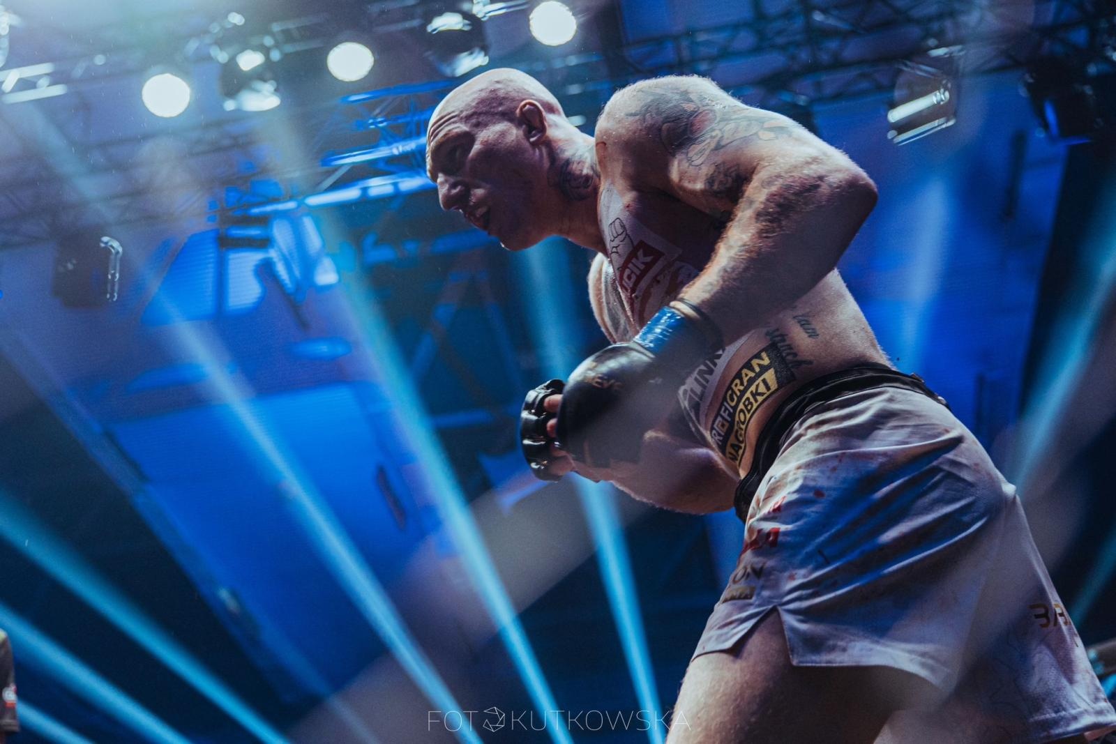 Zdjęcie w galerii na portalu naszraciborz.pl: Zwycięski zawodowy debiut Kamila Woźnego wiadomości z regionu