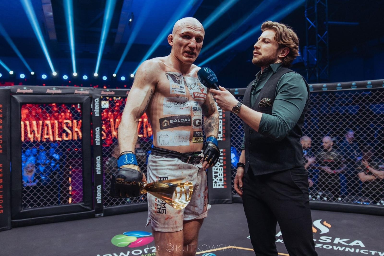 Zdjęcie w galerii na portalu naszraciborz.pl: Zwycięski zawodowy debiut Kamila Woźnego wiadomości z regionu